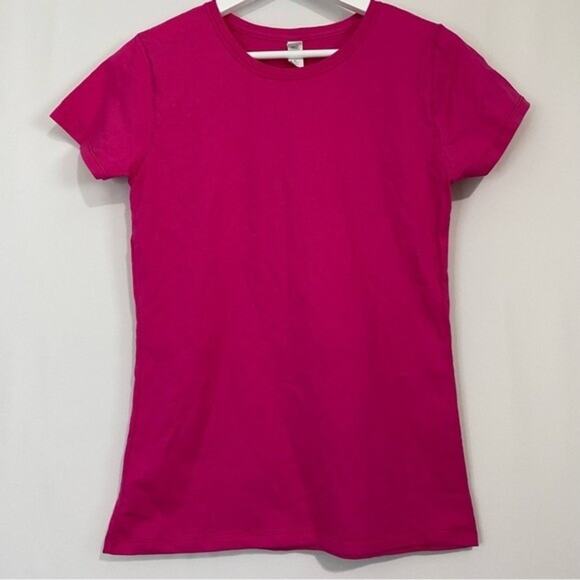Fruit of the Loom Tops - Fruit of the Loom Women’s Casual Short Sleeve Crewneck Tee Shirt Pink NWOT